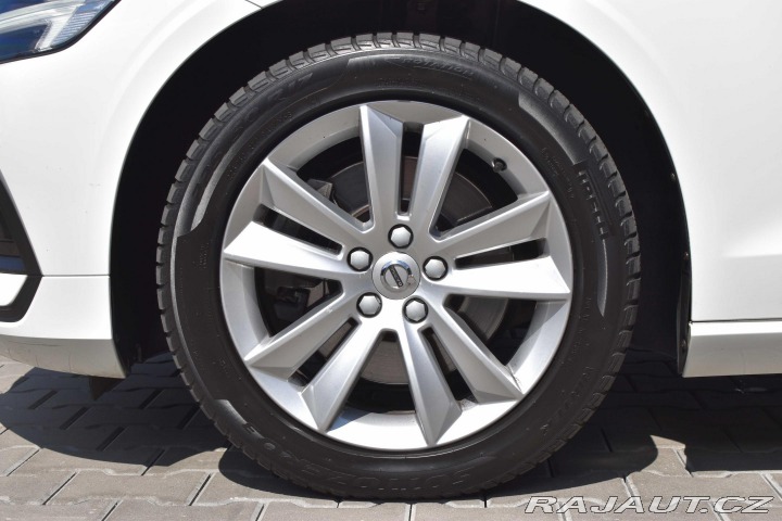 Volvo V60 B4 145kW AUTOMAT*KAMERA*N 2021