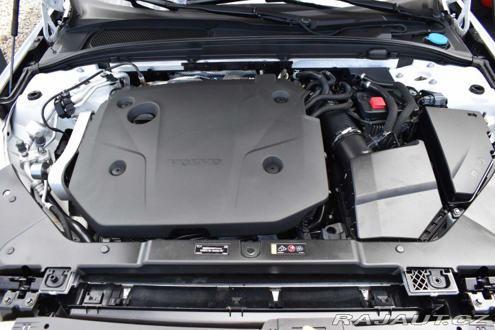 Volvo V60 B4 145kW AUTOMAT*KAMERA*N 2021