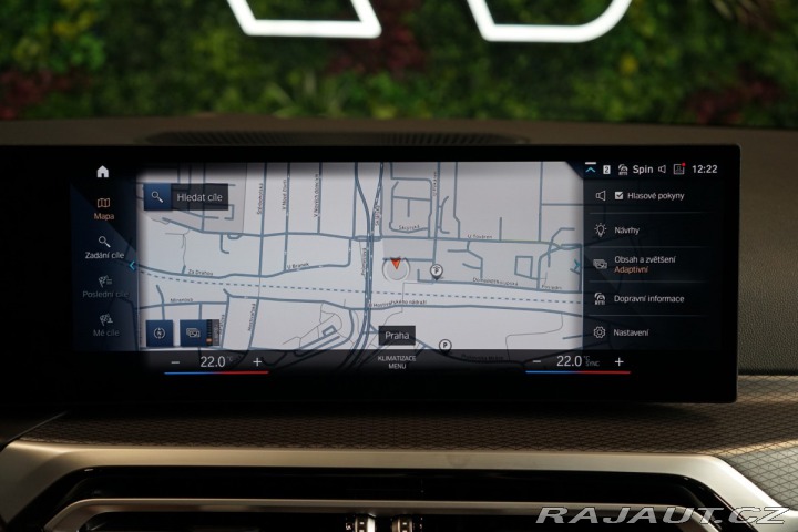 BMW 3 xDRIVE*KAMERA*TAŽ*PANO*SE 2023