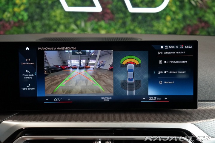 BMW 3 xDRIVE*KAMERA*TAŽ*PANO*SE 2023