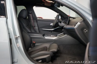 BMW 3 xDRIVE*KAMERA*TAŽ*PANO*SE 2023