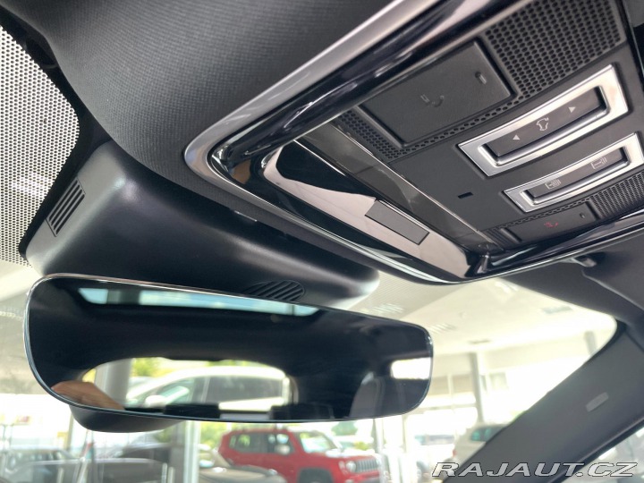 Land Rover Range Rover Velar D240 AWD*R-DYNAMIC*Panora 2018