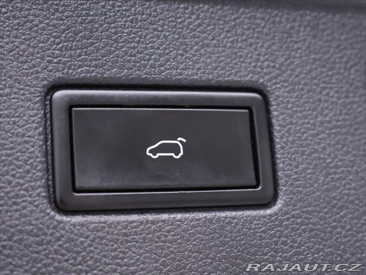 Volkswagen Touran 2,0 TDI 110kW Navi LED 2016