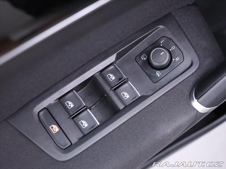 Volkswagen Touran 2,0 TDI 110kW Navi LED 2016