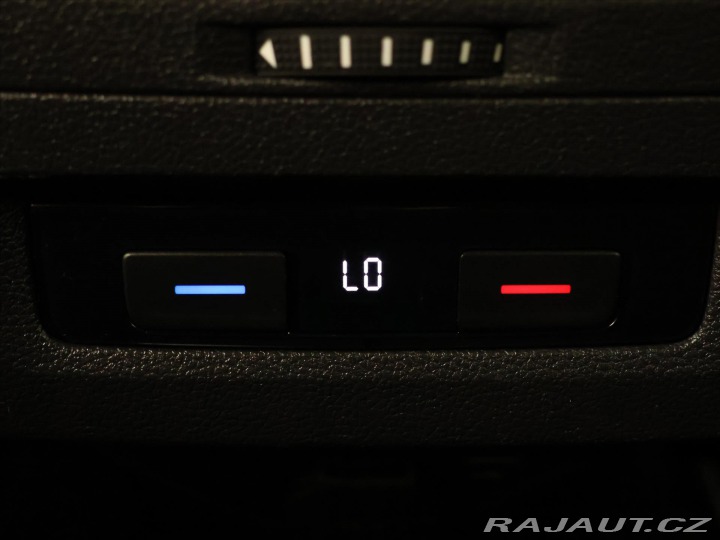 Volkswagen Touran 2,0 TDI 110kW Navi LED 2016