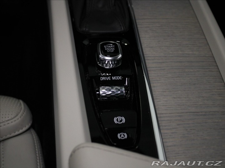 Volvo XC60 2,0 T5 AWD Insc. B&W 2019