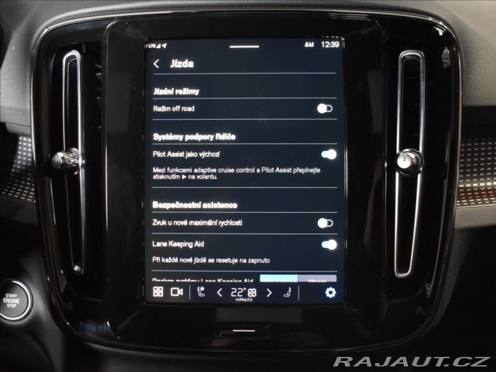 Volvo XC40 2,0 B4 Plus BLIS,Bezklíč 2024