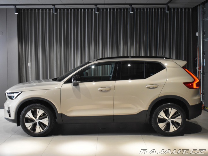 Volvo XC40 2,0 B4 Plus BLIS,Bezklíč 2024