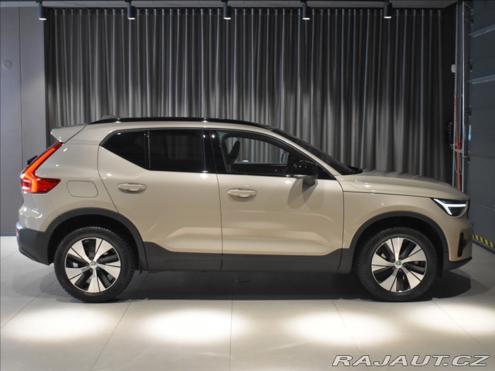 Volvo XC40 2,0 B4 Plus BLIS,Bezklíč 2024