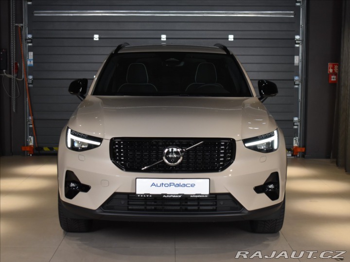 Volvo XC40 2,0 B4 Plus BLIS,Bezklíč 2024