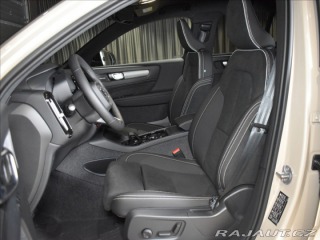 Volvo XC40 2,0 B4 Plus BLIS,Bezklíč 2024