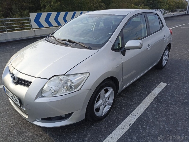 Toyota Auris 94000km. Automatická prev