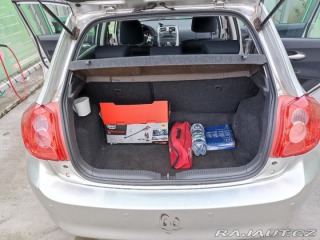 Toyota Auris 94000km. Automatická prev 2007