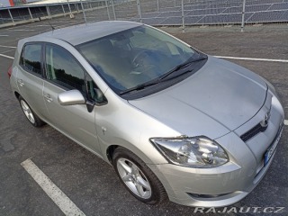 Toyota Auris 94000km. Automatická prev 2007