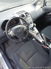 Toyota Auris 94000km. Automatická prev 2007