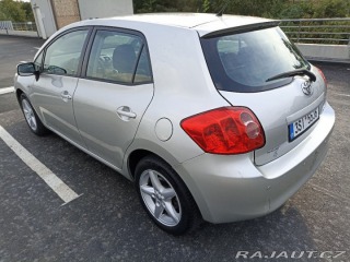 Toyota Auris 94000km. Automatická prev 2007