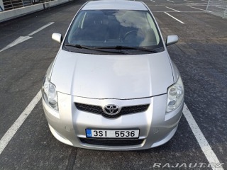 Toyota Auris 94000km. Automatická prev 2007