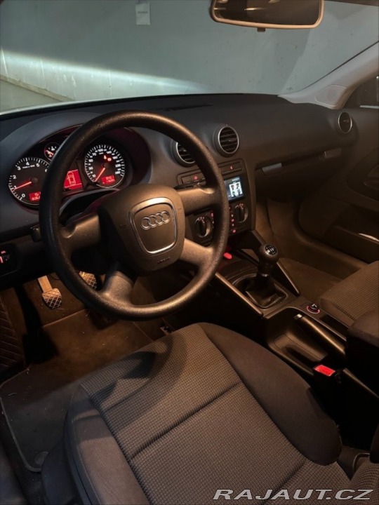 Audi A3 1,6 MPI 75 kW, černá me 2007