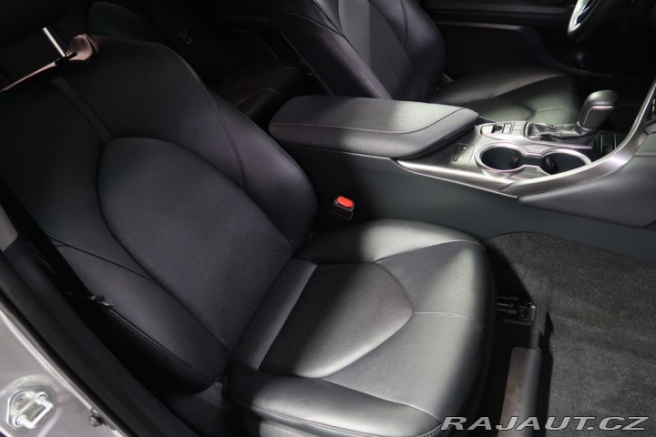 Toyota Camry 2.5Hybrid,CZ,1Maj,Executi 2024