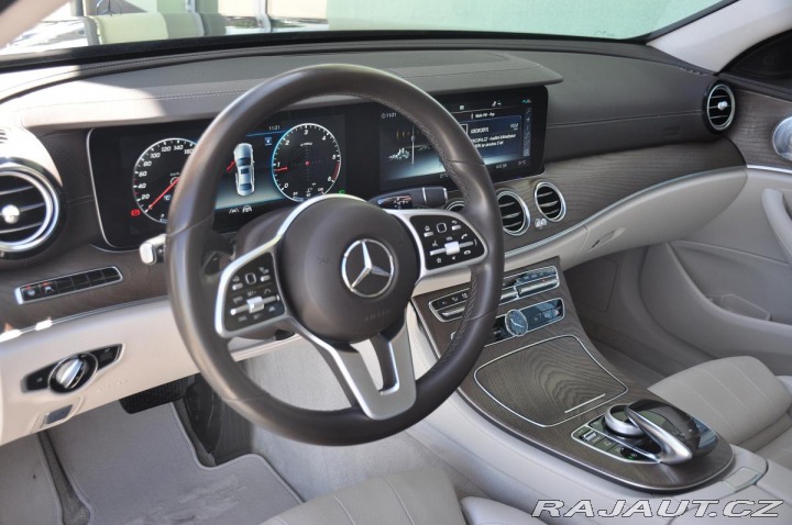 Mercedes-Benz E 220d 4MATIC REZERVACE 2019