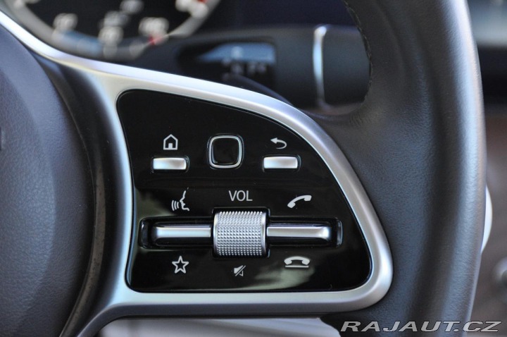 Mercedes-Benz E 220d 4MATIC REZERVACE 2019
