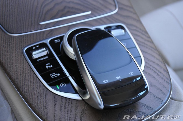 Mercedes-Benz E 220d 4MATIC REZERVACE 2019