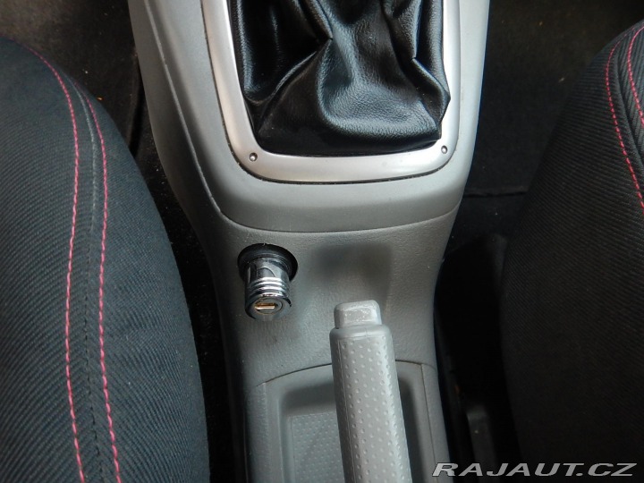 Mazda 2 1.4i, KLIMA 2003