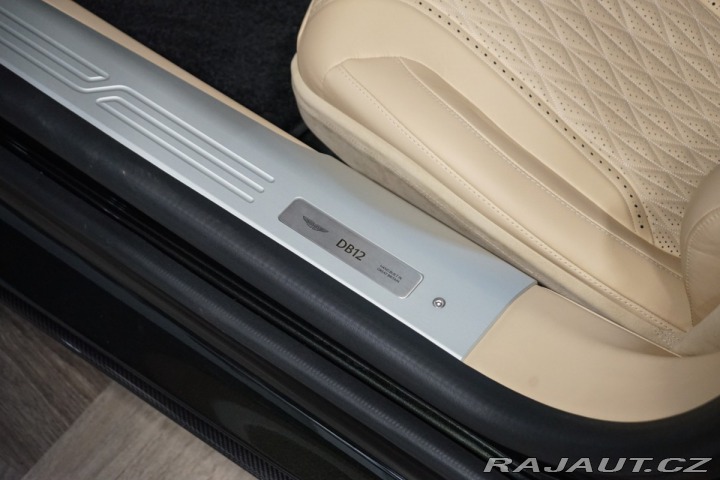 Aston Martin DB12 500kW*V8*B&W*CERAMIC* 2024