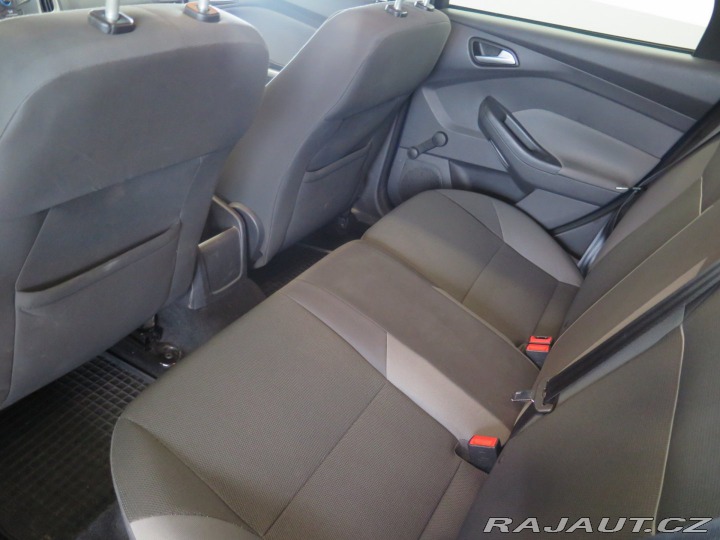 Ford Focus 1.6 92kW,klim,tažn,CZ ne 2011
