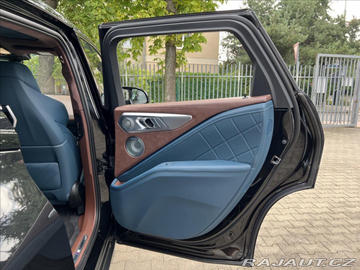 BMW XM 4.4 B&W Masáž 2023