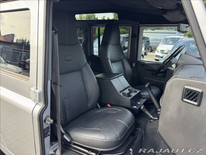 Land Rover Defender 2015