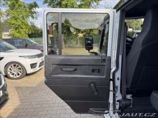 Land Rover Defender  2015
