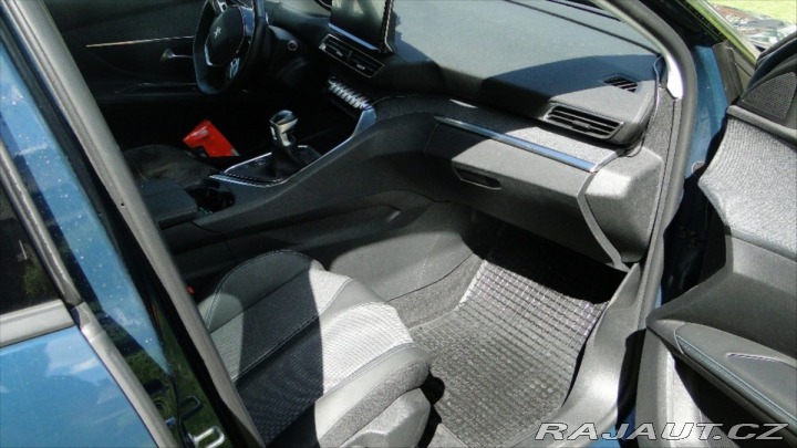 Peugeot 5008 1,6 rok výroby 2020 2020