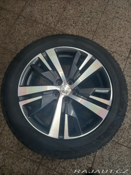Peugeot 5008 1,6 rok výroby 2020 2020