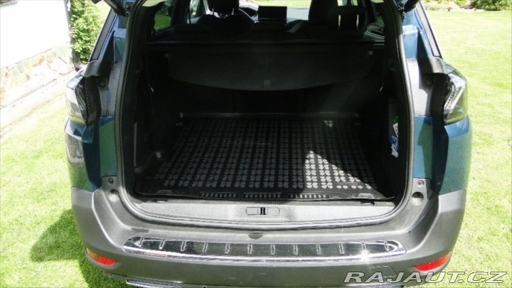 Peugeot 5008 1,6 rok výroby 2020 2020