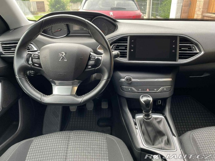 Peugeot 308 Blue HDi130 96kW, MAN 6 1800