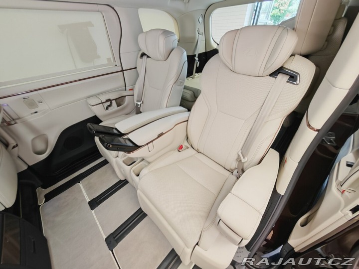 Lexus Ostatní modely LM 350h 2,5 4×4 Luxury Amonite Sa 2024