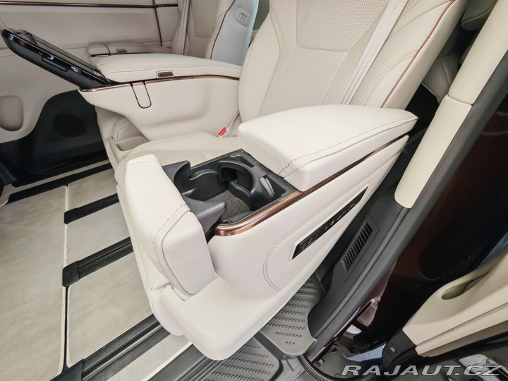 Lexus Ostatní modely LM 350h 2,5 4×4 Luxury Amonite Sa 2024