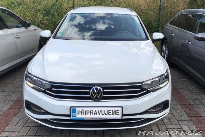 Volkswagen Passat 2,0 TDi 110kW Business VŮ 2021
