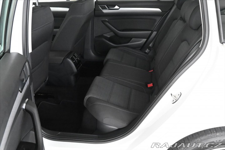 Volkswagen Passat 2,0 TDi 110kW Business Zá 2021