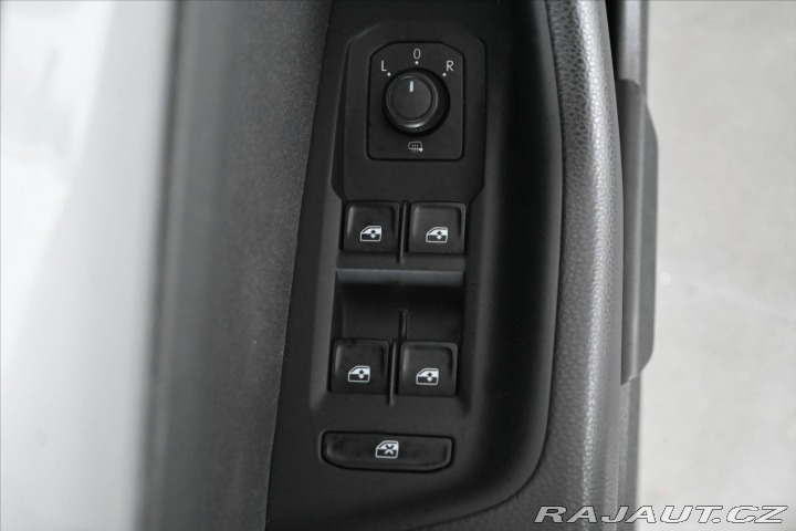 Volkswagen Passat 2,0 TDi 110 kW BUSINESS Z 2021