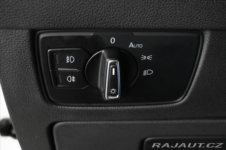 Volkswagen Passat 2,0 TDi 110kW Business Zá 2021