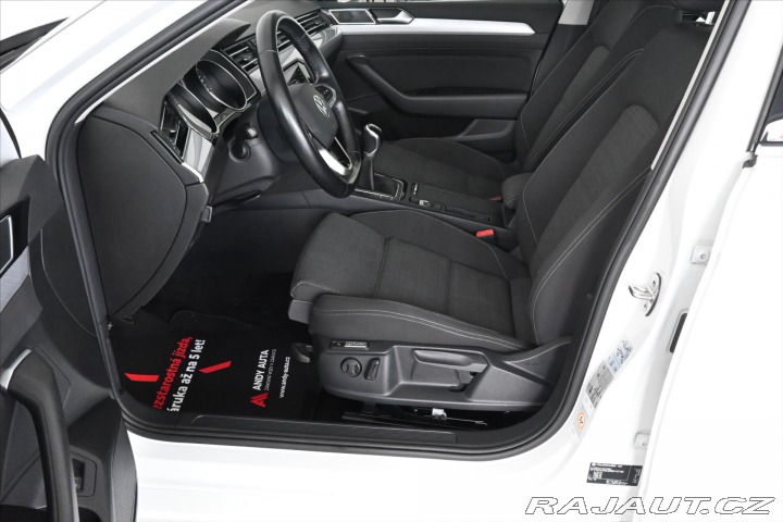 Volkswagen Passat 2,0 TDi 110kW Business Zá 2021