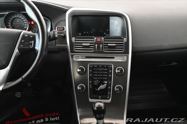 Volvo XC60 2,4 D5 133kW AWD MOMENTUM 2014