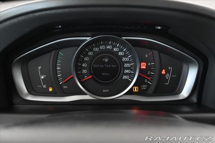 Volvo XC60 2,4 D5 133kW AWD MOMENTUM 2014