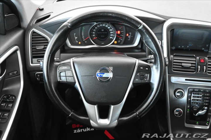 Volvo XC60 2,4 D5 133kW AWD MOMENTUM 2014
