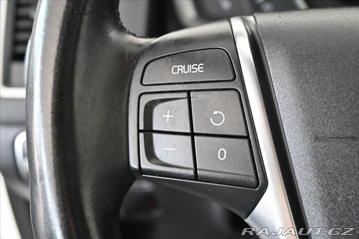 Volvo XC60 2,4 D5 133kW AWD MOMENTUM 2014