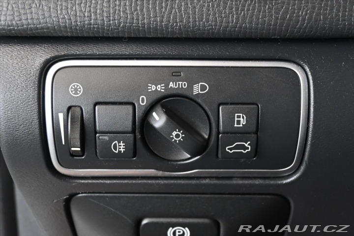 Volvo XC60 2,4 D5 133kW AWD MOMENTUM 2014