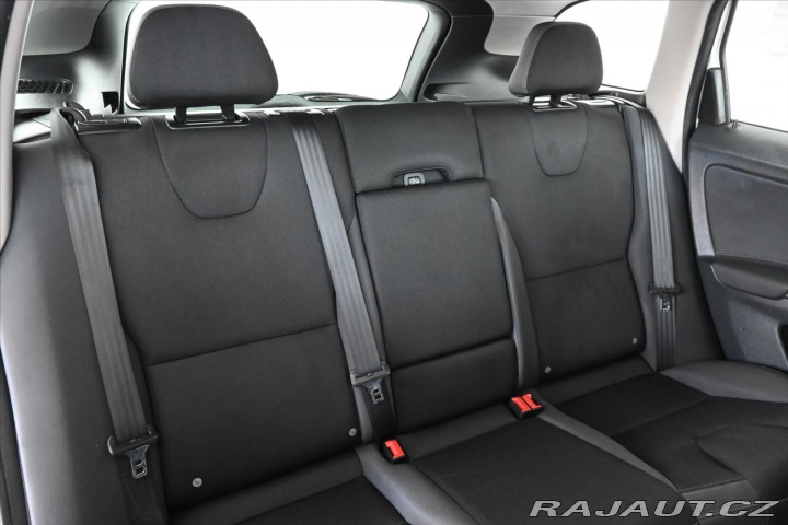 Volvo XC60 2,4 D5 133kW AWD MOMENTUM 2014