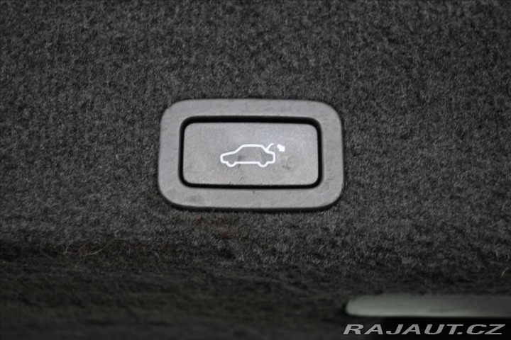 Volvo XC60 2,4 D5 133kW AWD MOMENTUM 2014
